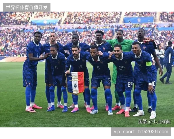 德尚在下半场的大幅人员轮换导致防线混乱，法国队意外被科特迪瓦逆转敲响后防警钟
